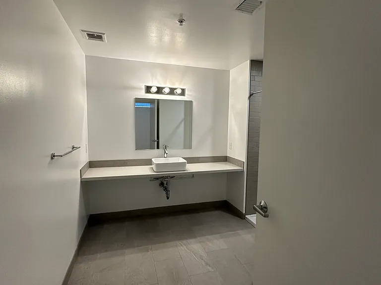 44 Warren St #119 — Photo 4