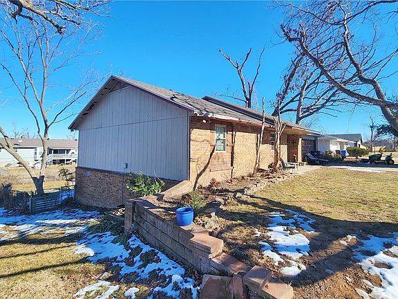 3rd image of 915 S 25th Pl