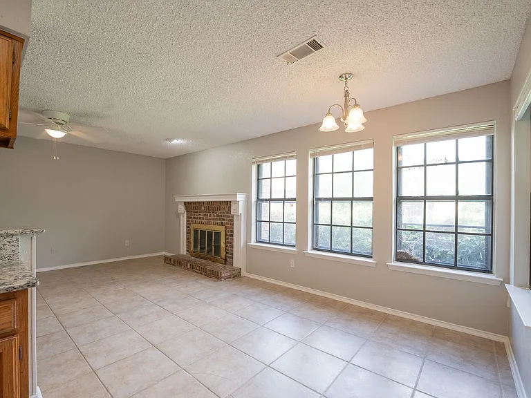 1731 Dynasty Cir — Photo 4