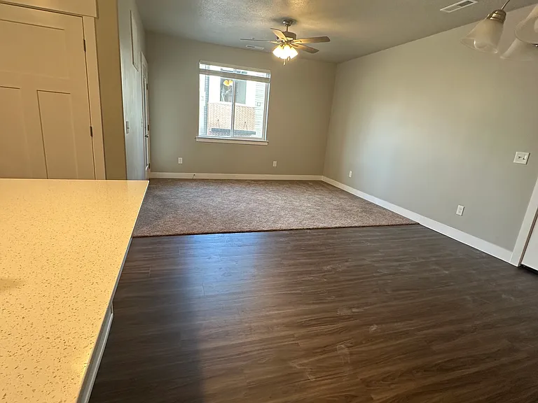1087 N Sawtooth Way #GG203 — Photo 16