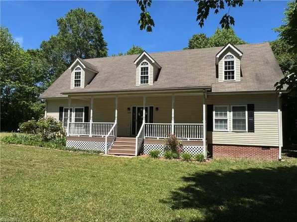 7039 Old 421 Rd, Liberty, NC 27298