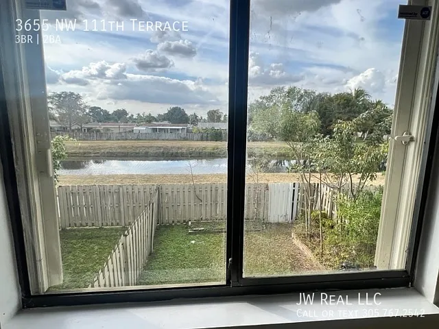 3655 NW 111th Ter — Photo 10