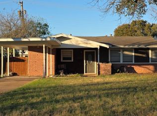 1423 Rolling Hills Dr, Graham, TX 76450