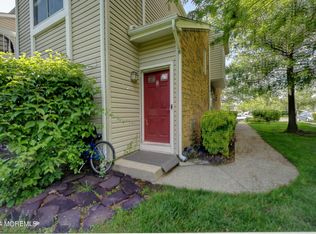 8 Farnham Sq #208, Parlin, NJ 08859