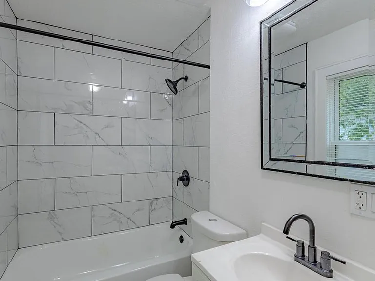 1028 E Potter Ave — Photo 19