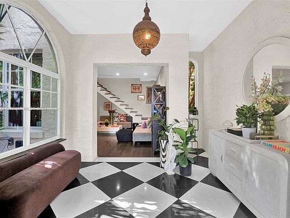 3rd image of 1036 Euclid Ave #1036