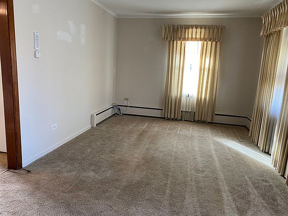 5th image of 1035 N Yale Ave
