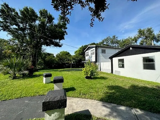 2 bed, 1300 sqft, $2,350 — Photo 4