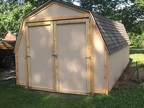 Large shed w/ concrete floor