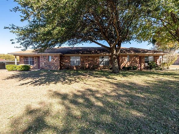 2nd image of 624 Karen Dr