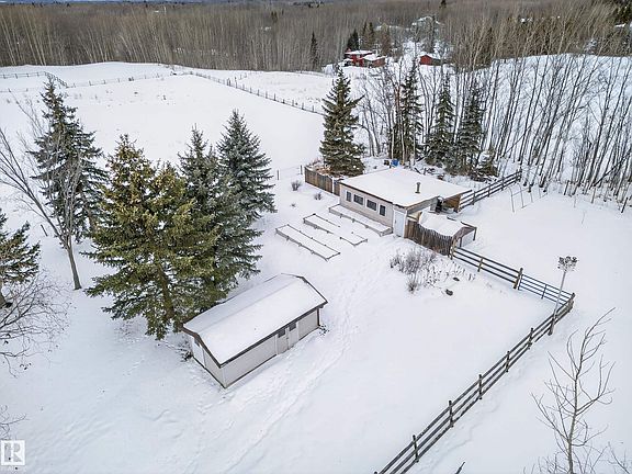 5th image of 52510 Range Rd #213-2