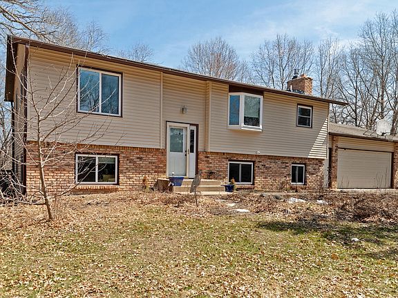 2nd image of 15065 E Vermillion Cir NE