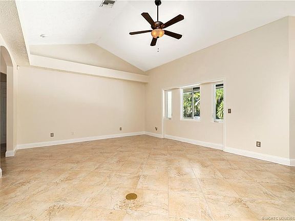 5th image of 2049 SW Larchmont Ln