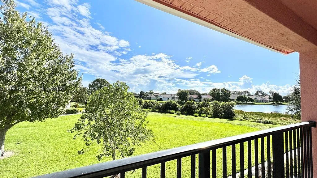 2 bed, 2.0 bath, 1288 sqft, $2,150 — Photo 3