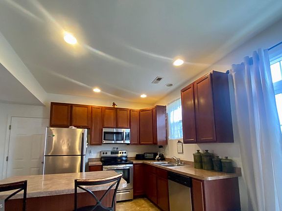 4th image of 1308 Trice Meadows Cir
