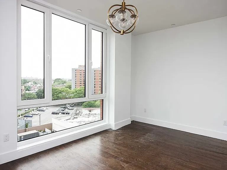 1595 Broadway #7C — Photo 3