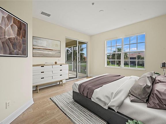 4th image of 14101 Cambridge DR #203