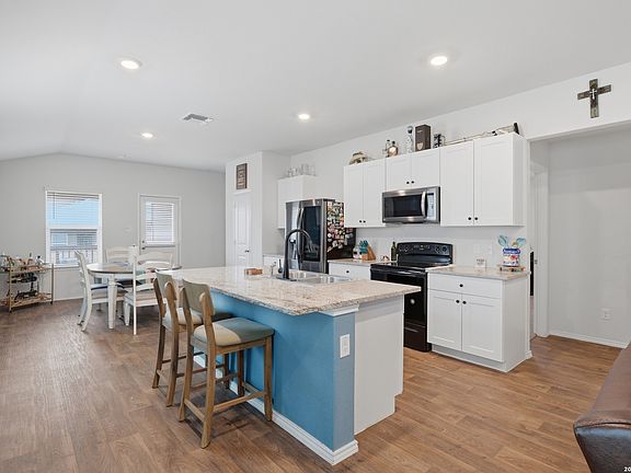 3rd image of 4714 Pillay Way