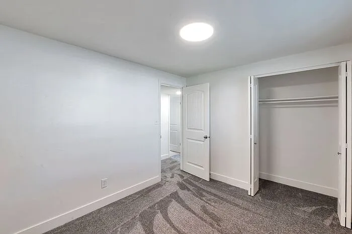 2151 W 300 North St — Photo 23