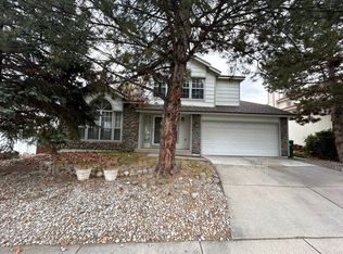 956 Edgecliff Dr, Reno, NV 89523