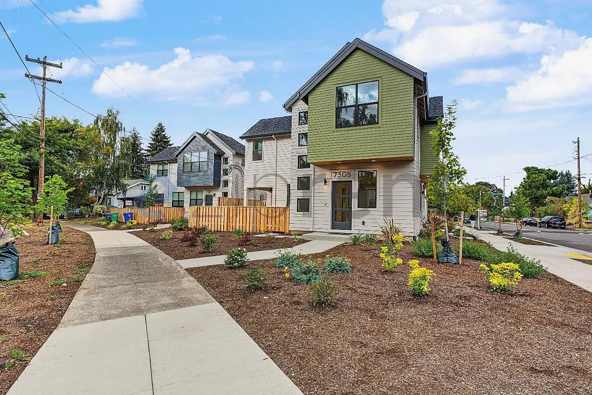 3 bed, 2.5 bath, 14500 sqft, $2,800 — Photo 3