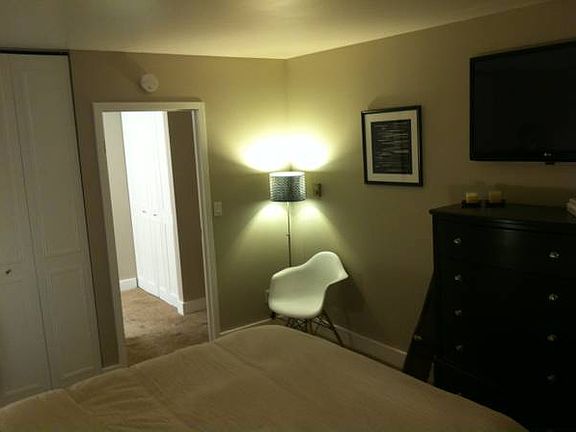 4th image of 600 E 8th St APT 7O