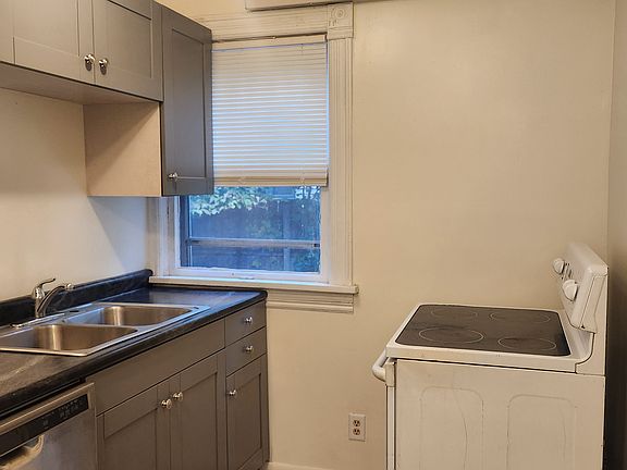 4th image of 1834 Prospect St #2