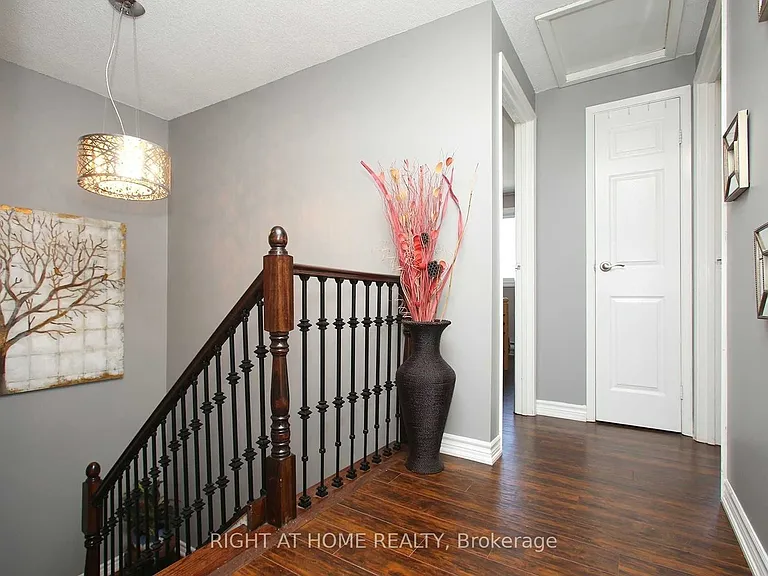 653 Dorchester Dr — Photo 10