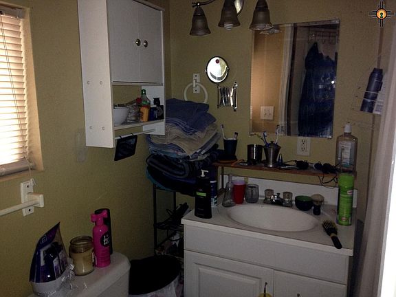 5th image of 610 W Greene St