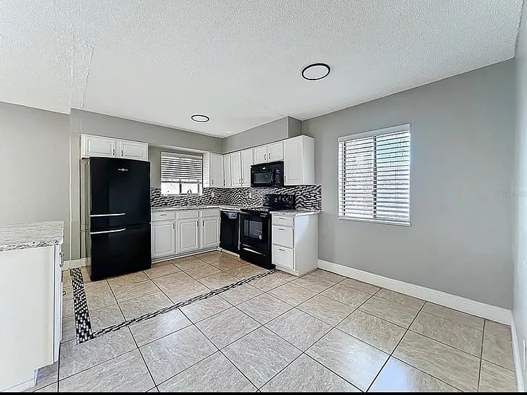163 Springwood Cir #D — Photo 2