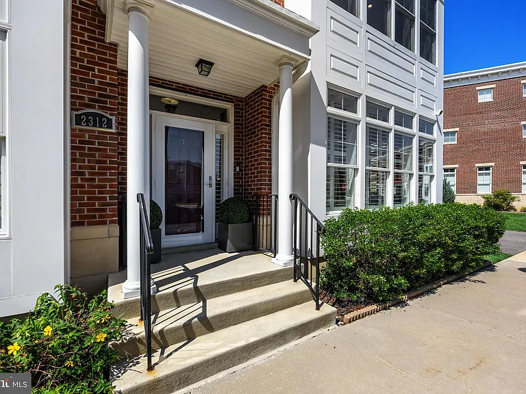 2312 Napoli Way — Photo 3