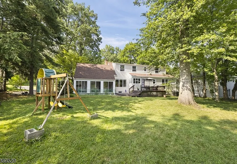 400 Hobart Ave — Photo 27