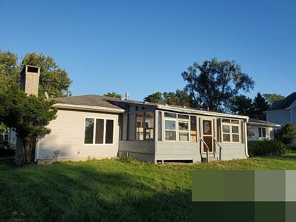 3rd image of 232 N Pine St