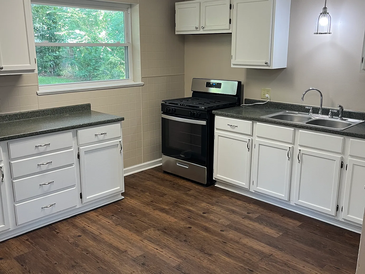 2 bed, 1032 sqft, $975 — Photo 2