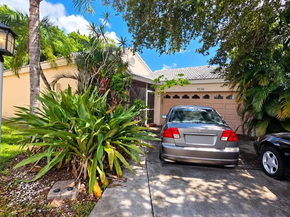 9538 NW 8th Circle, Plantation, FL 33324