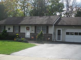 112 Russell Ave, Douglassville, PA 19518