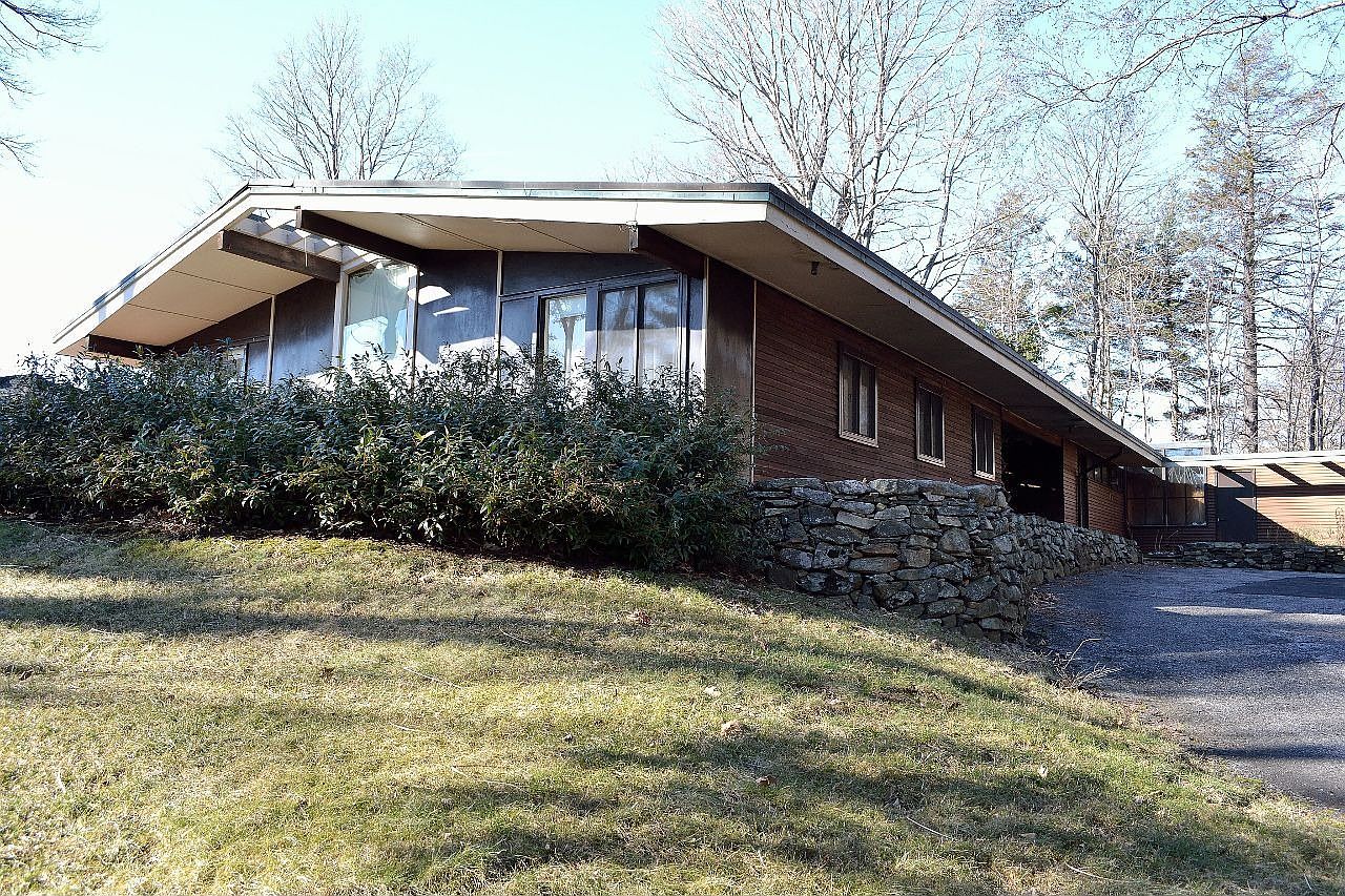 15 Montevideo Rd, Avon, CT 06001 Zillow