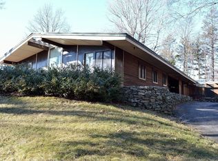 15 Montevideo Rd, Avon, CT 06001