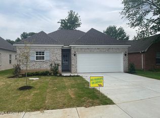 1645 Thomas St, Horn Lake, MS 38637