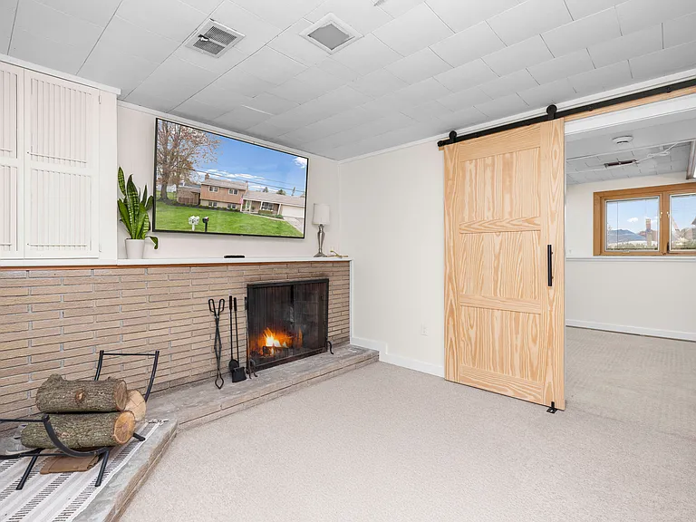 38027 Mallast St — Photo 27