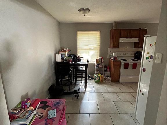 5th image of 1354 Cabrillo Dr