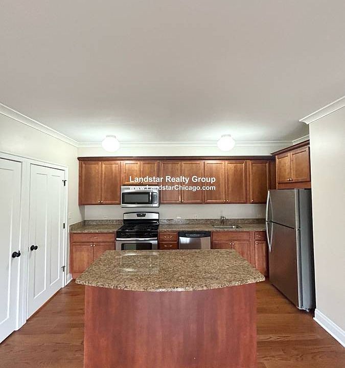 1st image of 2704 W Ainslie St #1