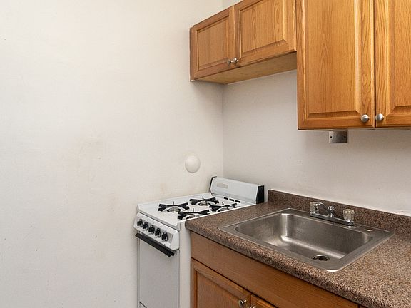 3rd image of 3259 W Wrightwood Ave APT 3G