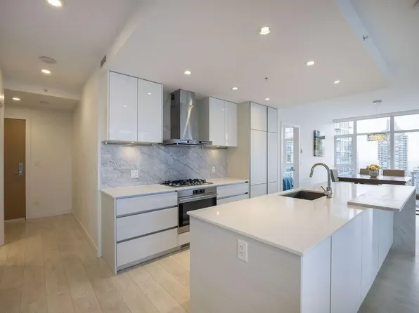 4670 Assembly Way #3606, Burnaby, BC V5H 0H3