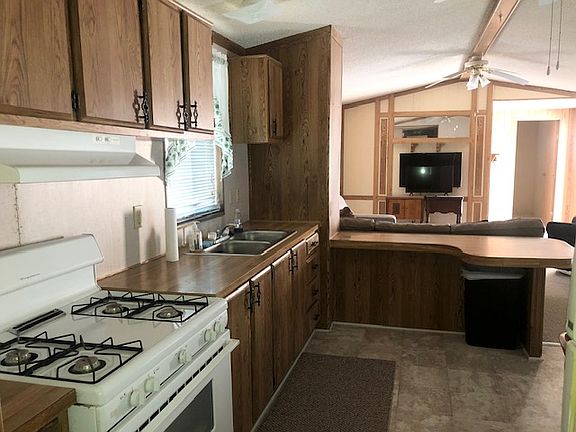 5th image of 961 Riverview Cv