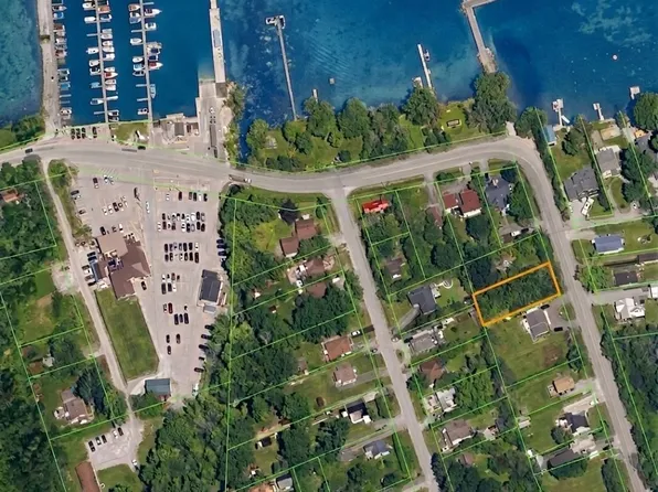 8 Hadden Rd, Georgina, ON L0E 1R0