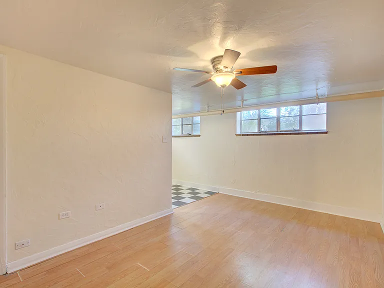 Elegante Apartments — Photo 18