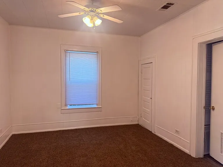 2401 McKenzie Ave — Photo 3