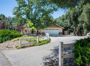 49919 Meadowview Dr, Oakhurst, CA