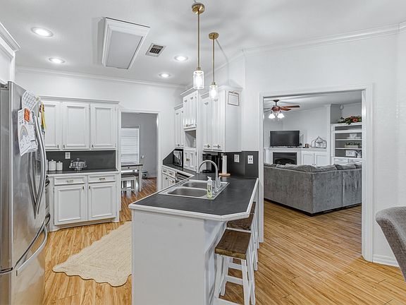 3rd image of 7 Indian Mound Rd